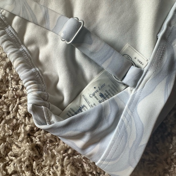 Abercrombie & fitch swim top - Picture 2 of 3